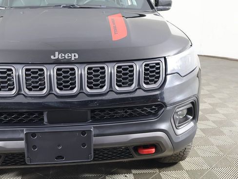 Used 2024 Jeep Compass Trailhawk AWD/4WD image 12