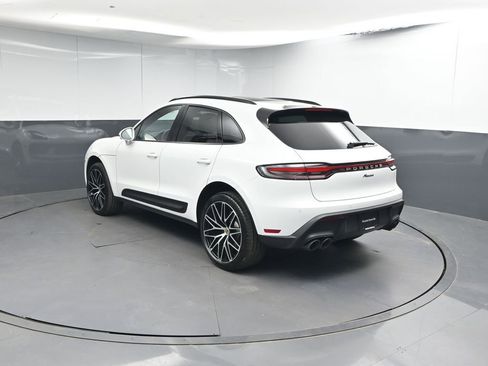 Used 2026 Porsche Macan image 3