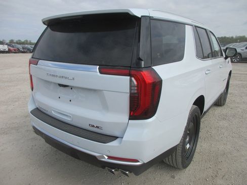 New 2026 GMC Yukon Denali image 4