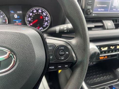 Used 2022 Toyota RAV4 LE image 24