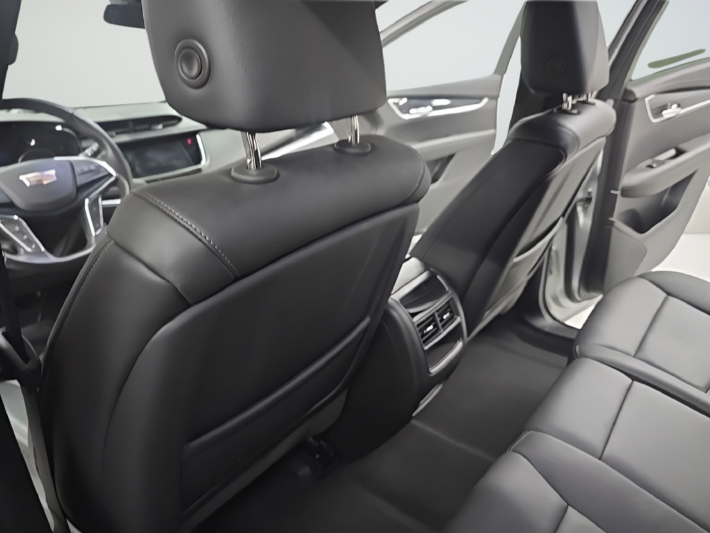 Used 2020 Cadillac XT5 Premium Luxury AWD/4WD image 17