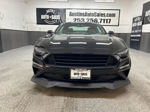 Used 2018 Ford Mustang Coupe RWD image 2