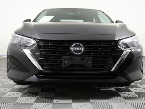 Used 2025 Nissan Sentra SV image 2