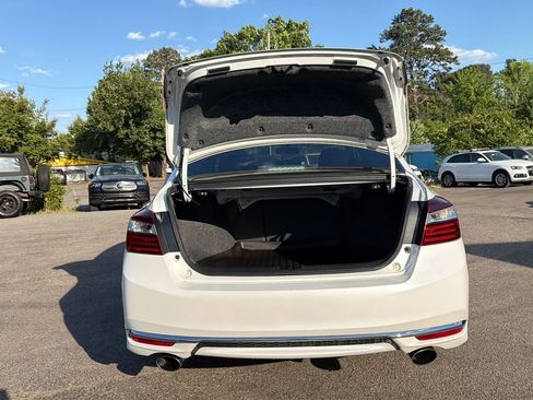 Used 2016 Honda Accord Sport image 17