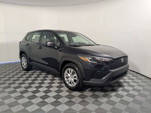 Used 2025 Toyota Corolla Cross L FWD image 4