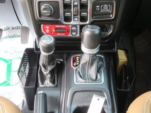 Used 2020 Jeep Gladiator Rubicon AWD/4WD image 9