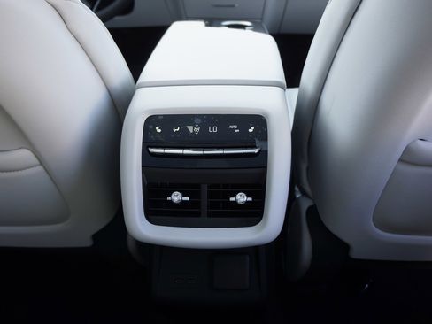 New 2024 Cadillac Lyriq Luxury image 29