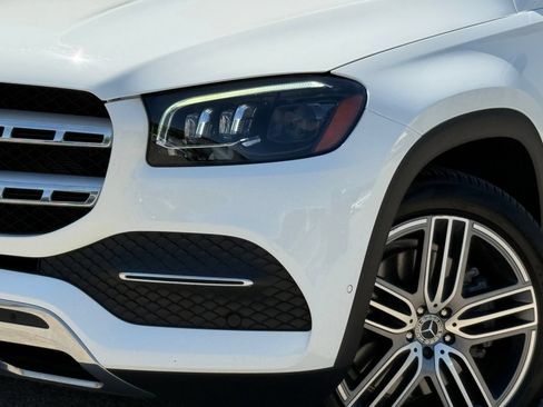 Used 2022 Mercedes-Benz GLS 450 4MATIC image 3