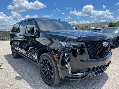 Used 2021 Cadillac Escalade ESV Sport w/ Driver Assist Tech Package RWD image 3