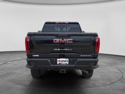 New 2026 GMC Sierra 2500 Denali w/ Denali Reserve Package AWD/4WD image 9