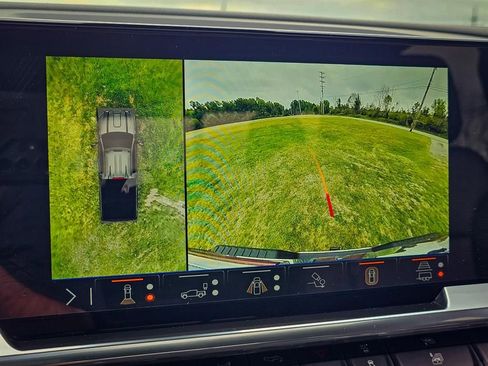 New 2025 GMC Sierra 2500 SLT w/ SLT Premium Package image 30