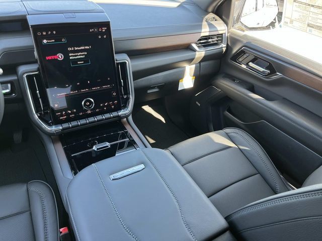 New 2026 GMC Yukon Denali w/ Denali Reserve Package AWD/4WD image 14