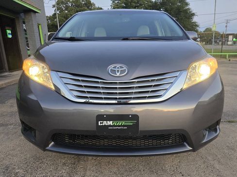 Used 2012 Toyota Sienna LE image 69