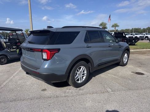 Used 2026 Ford Explorer Active w/ Active Comfort Package RWD image 5