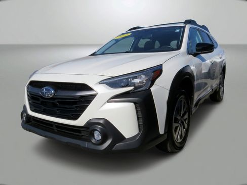 Used 2023 Subaru Outback Premium AWD/4WD image 4