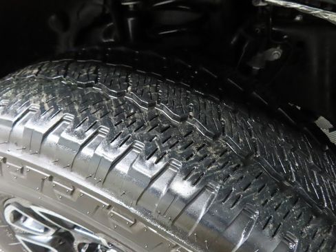 Used 2025 Ford F250 Platinum image 7