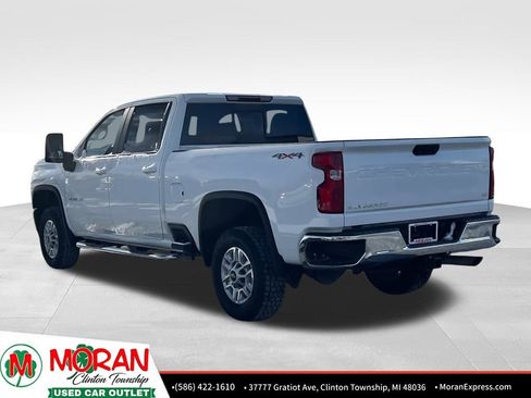 Used 2021 Chevrolet Silverado 2500 LT w/ Convenience Package image 4