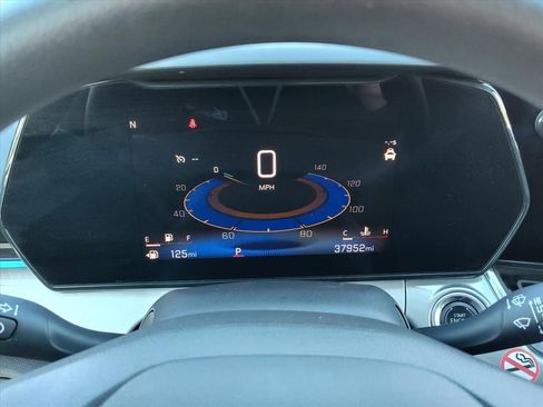 Used 2024 Chevrolet Trax LT image 17