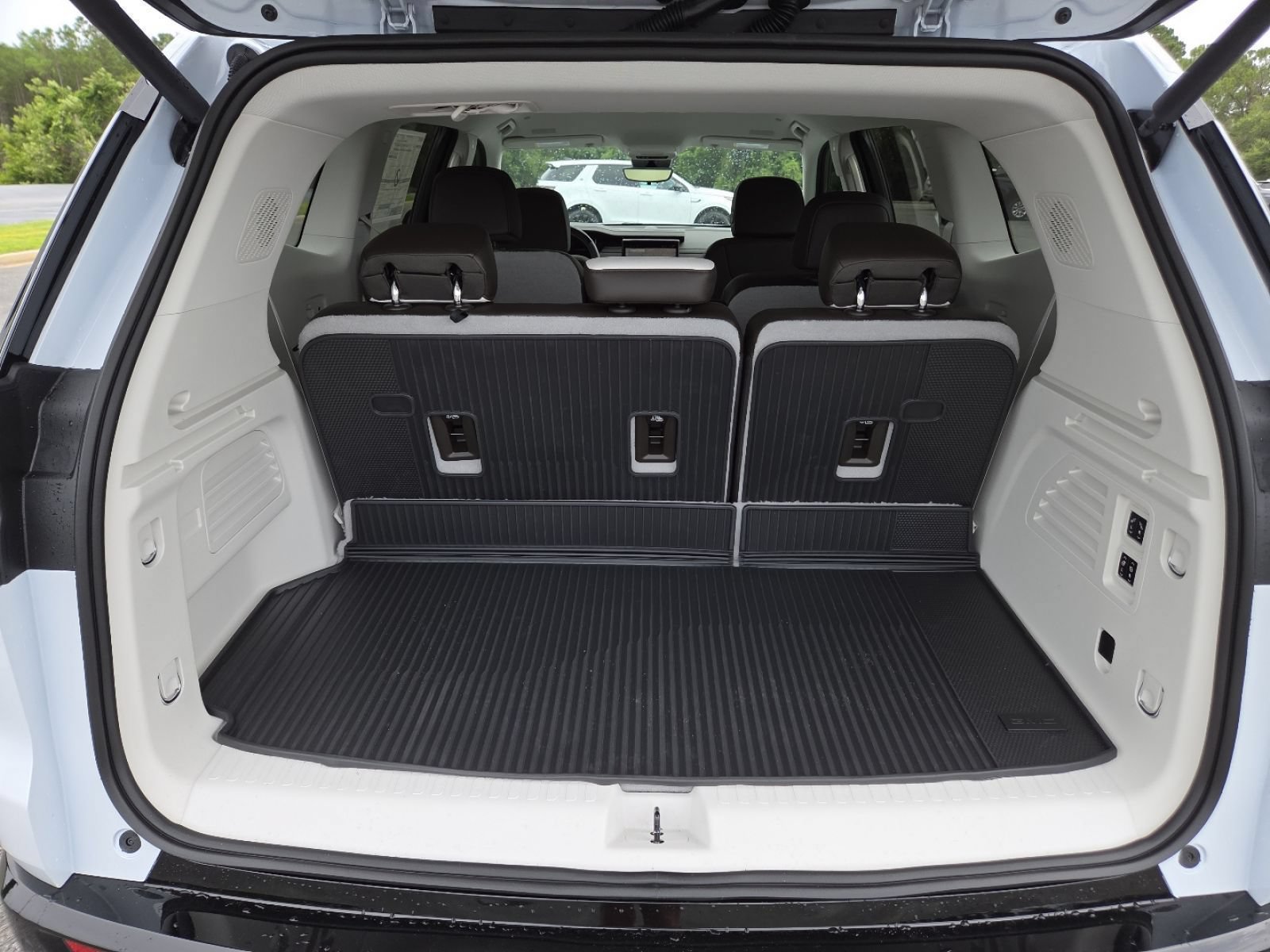 New 2026 GMC Acadia Denali w/ Super Cruise Package FWD image 21