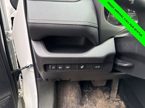Used 2025 Toyota RAV4 XLE w/ Convenience Package image 20