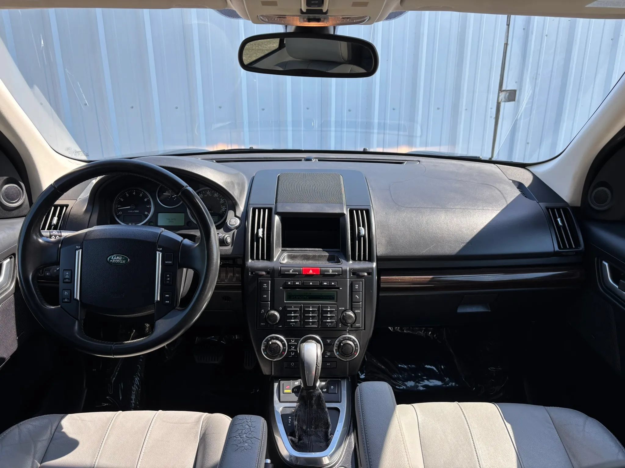 Used 2011 Land Rover LR2 HSE AWD/4WD image 21