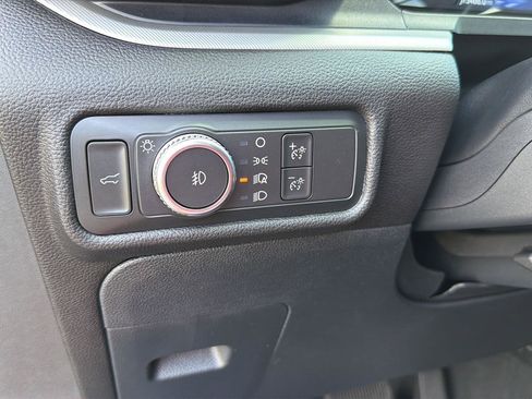 Used 2022 Ford Explorer XLT w/ Equipment Group 202A RWD image 20