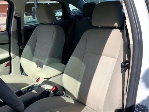 Used 2016 Ford Focus SE image 8
