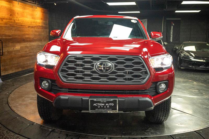Used 2023 Toyota Tacoma TRD Off-Road w/ Technology Package AWD/4WD image 4