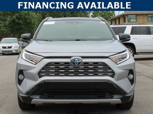 Used 2019 Toyota RAV4 XSE image 3