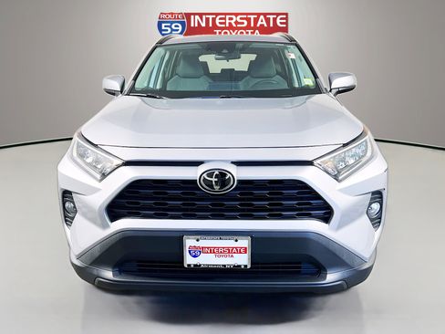 Used 2020 Toyota RAV4 XLE w/ Convenience Package AWD/4WD image 2