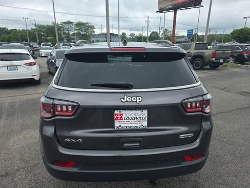 Used 2023 Jeep Compass Latitude w/ Sun and Sound Group AWD/4WD image 6