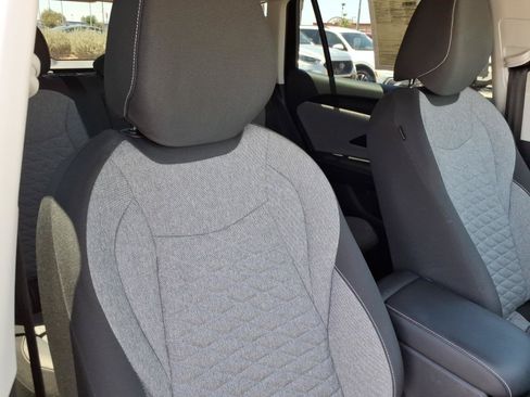 Certified 2025 Volkswagen Tiguan S FWD image 11