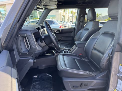 Used 2025 Ford Bronco Outer Banks w/ Sasquatch Package AWD/4WD image 16