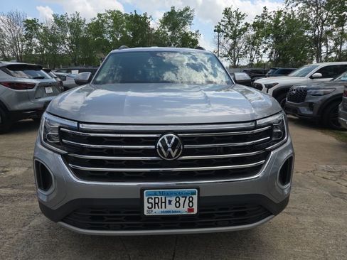 Used 2025 Volkswagen Atlas SE image 8