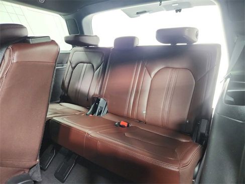 Used 2024 Ford Expedition Limited image 35