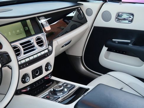 Certified 2017 Rolls-Royce Dawn image 26