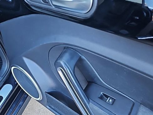 Used 2018 Volkswagen Beetle 2.0T Coast image 15