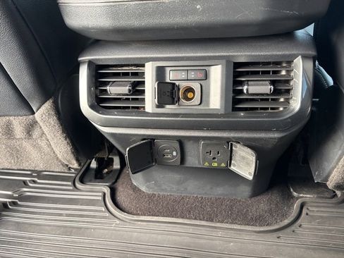 Certified 2022 Ford F150 Lariat w/ Equipment Group 502A High image 19