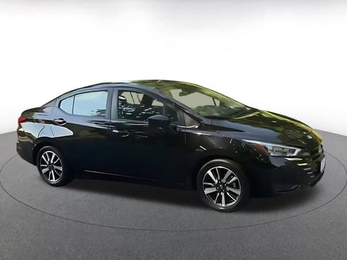 Used 2025 Nissan Versa SV FWD image 14