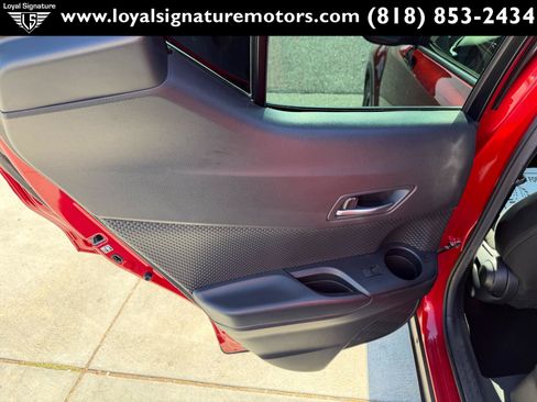 Used 2020 Toyota C-HR XLE FWD image 14