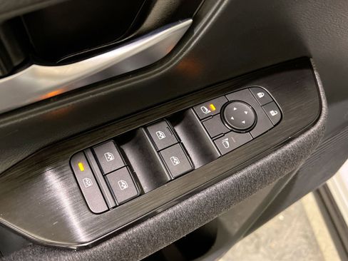 Used 2025 Nissan Kicks SV image 29