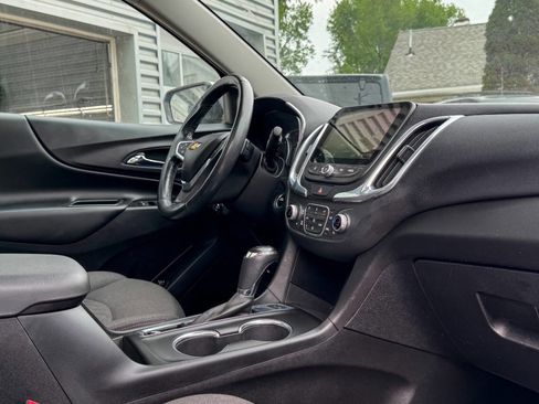 Used 2019 Chevrolet Equinox LT w/ Sun & Navigation Package AWD/4WD image 12