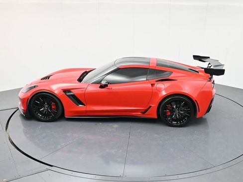 Used 2015 Chevrolet Corvette Z06 w/ 3LZ Preferred Equipment Group image 38