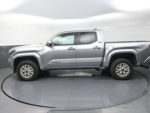 Used 2025 Toyota Tacoma SR5 AWD/4WD image 48