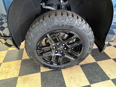 Used 2022 Chevrolet Silverado 1500 Custom Trail Boss w/ LPO, Dark Essentials Package image 36