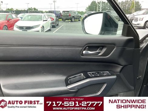 Used 2022 Nissan Pathfinder SL AWD/4WD image 5