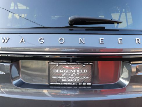 Used 2024 Jeep Wagoneer L Series III w/ Flexible Seating Group AWD/4WD image 73