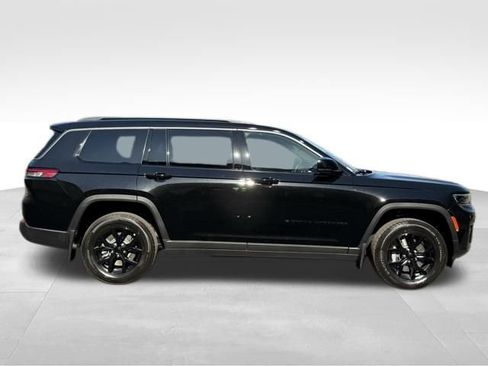 New 2026 Jeep Grand Cherokee L 4WD image 8