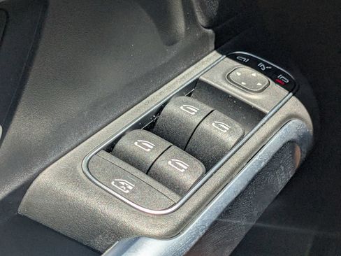 Certified 2023 Mercedes-Benz GLB 250 4MATIC w/ Premium Package image 8