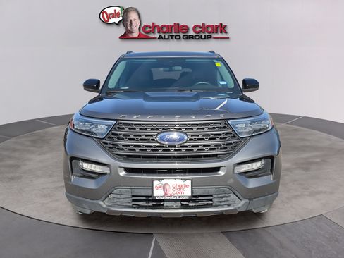 Used 2023 Ford Explorer XLT w/ Equipment Group 202A RWD image 9